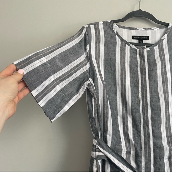 NWT BANANA REPUBLIC GREY WHITE STRIPE LINEN ROMPER. SIZE 10Petite - Picture 3 of 11